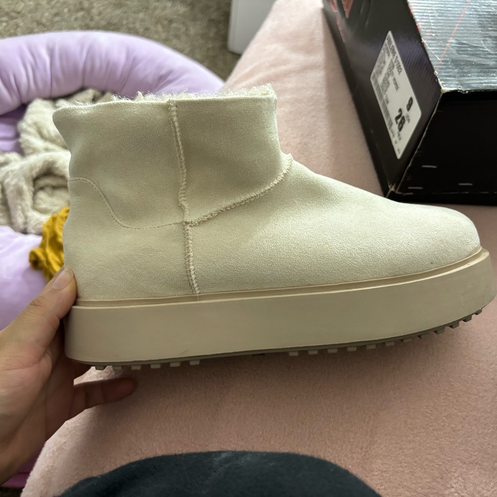 Pretty little things boots